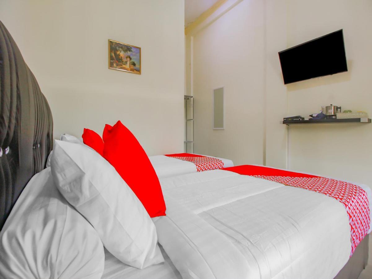 Oyo 90063 Silver Homestay Syariah Perabumulih エクステリア 写真